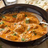 Plat du jour : Sauté de poulet au curry, petits légumes, et …