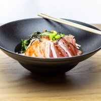 Chirashi soba thon saumon tataki crudités wakamé