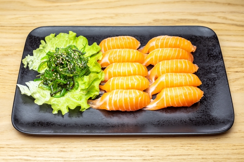 JûO 10 Sushis saumon & wakamé